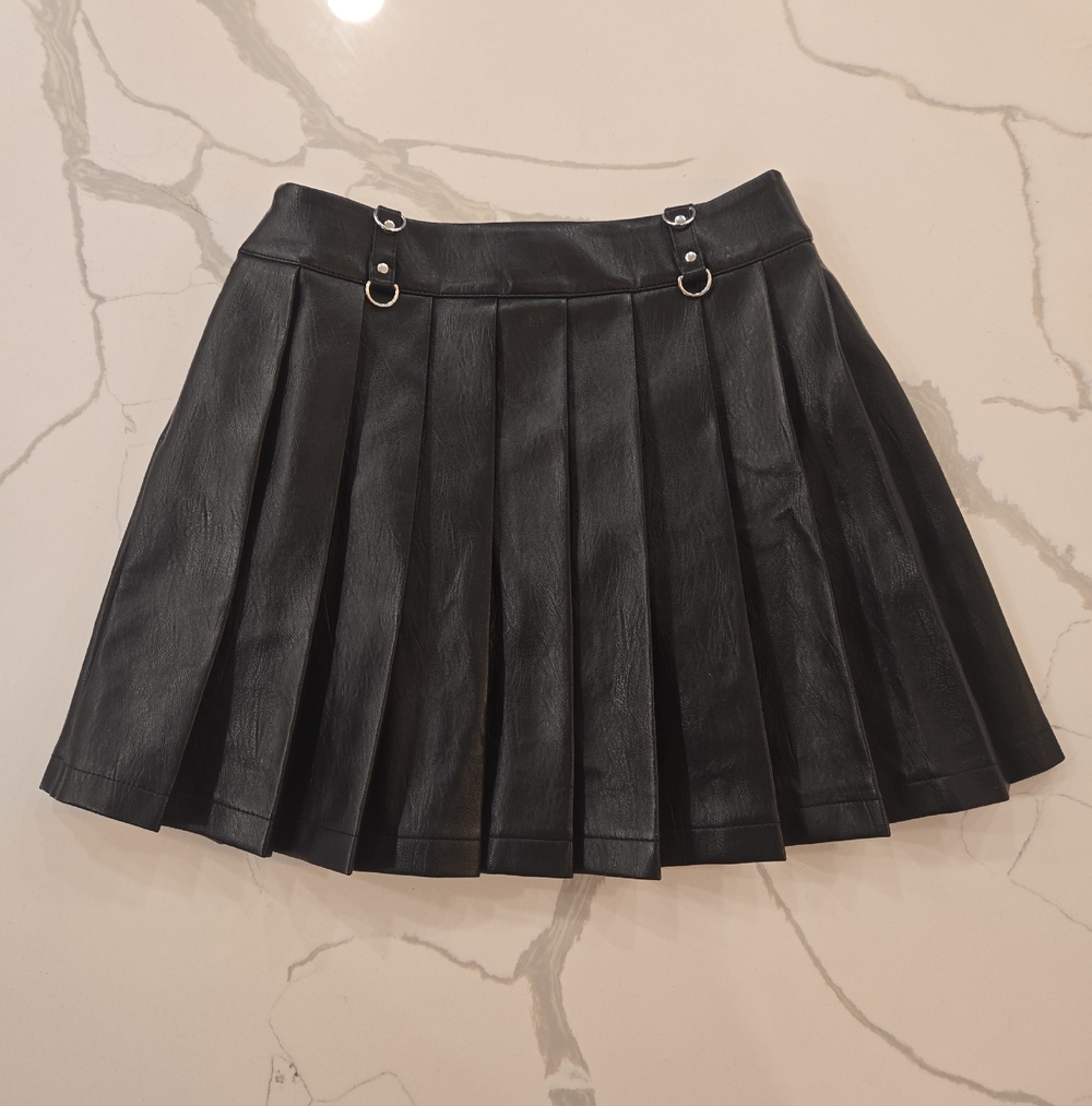 NWT Faux Leather Pleated A Line Mini Skirt Goth Punk Glam Black Small